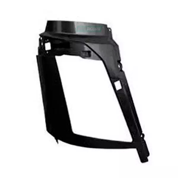 MOLDURA FAROL DIREITO VOLVO FH 2015...  (82884032-KVV06-023-)
