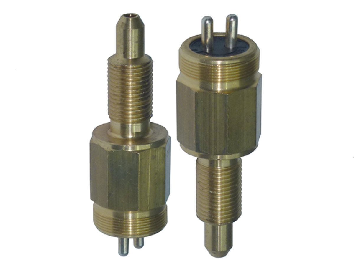 INTERRUPTOR BLOQUEIO DIFERENCIAL ORIGINAL MB CAMINHOES E ONIBUS (6745450011].)