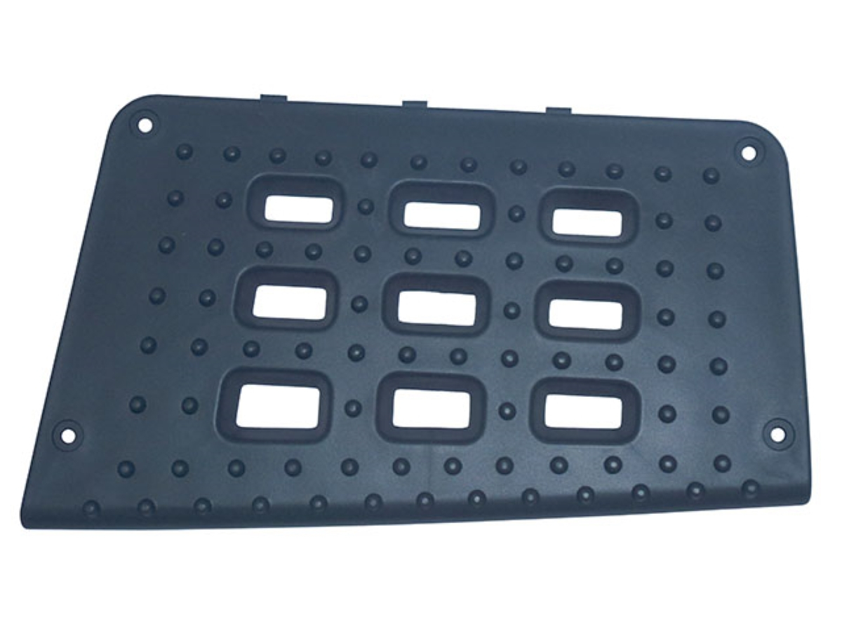 TAPETE ESTRIBO INFERIOR L.D (2S2821682-)