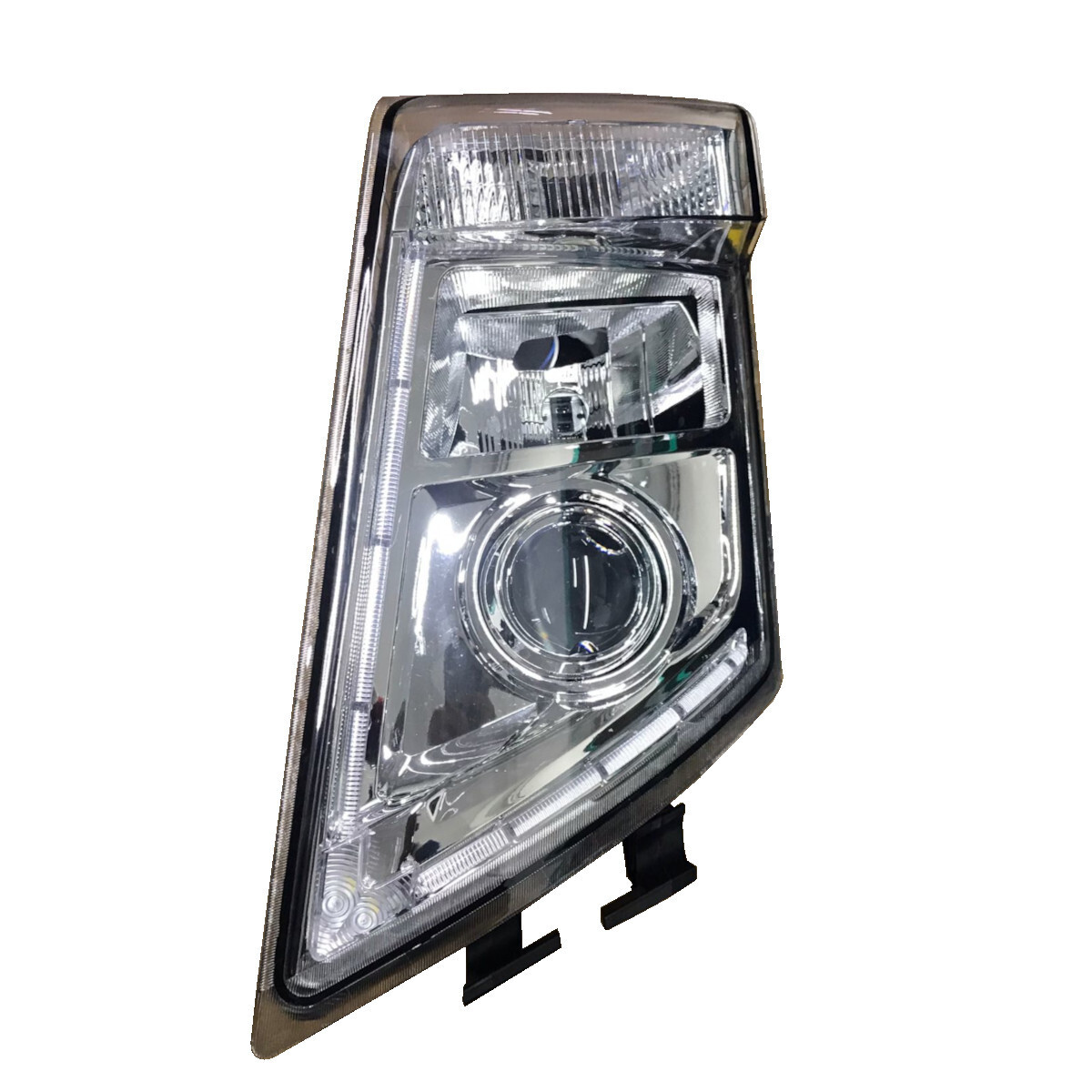 FAROL VOLVO FH 2010 PRINCIPAL COM LAMPADAS ESQUERDO  IMPORTADO (21035638.)