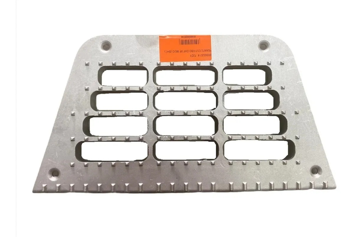 ESTRIBO PISANTE CABINE XF95/ XF105  CENTRAL  (673143,)