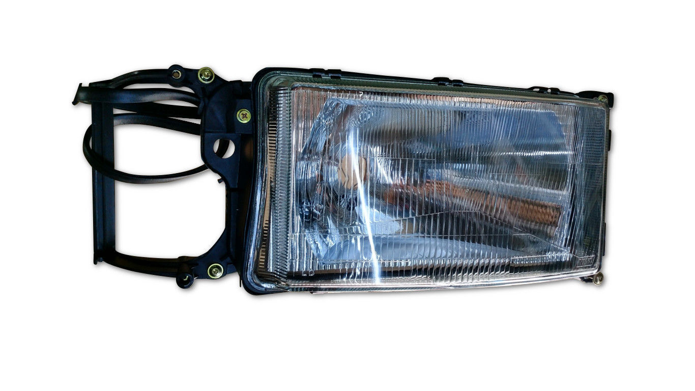 FAROL PRINCIPAL C/ PISCA (LE) PARA SCANIA SERIE 4 (1446587.)