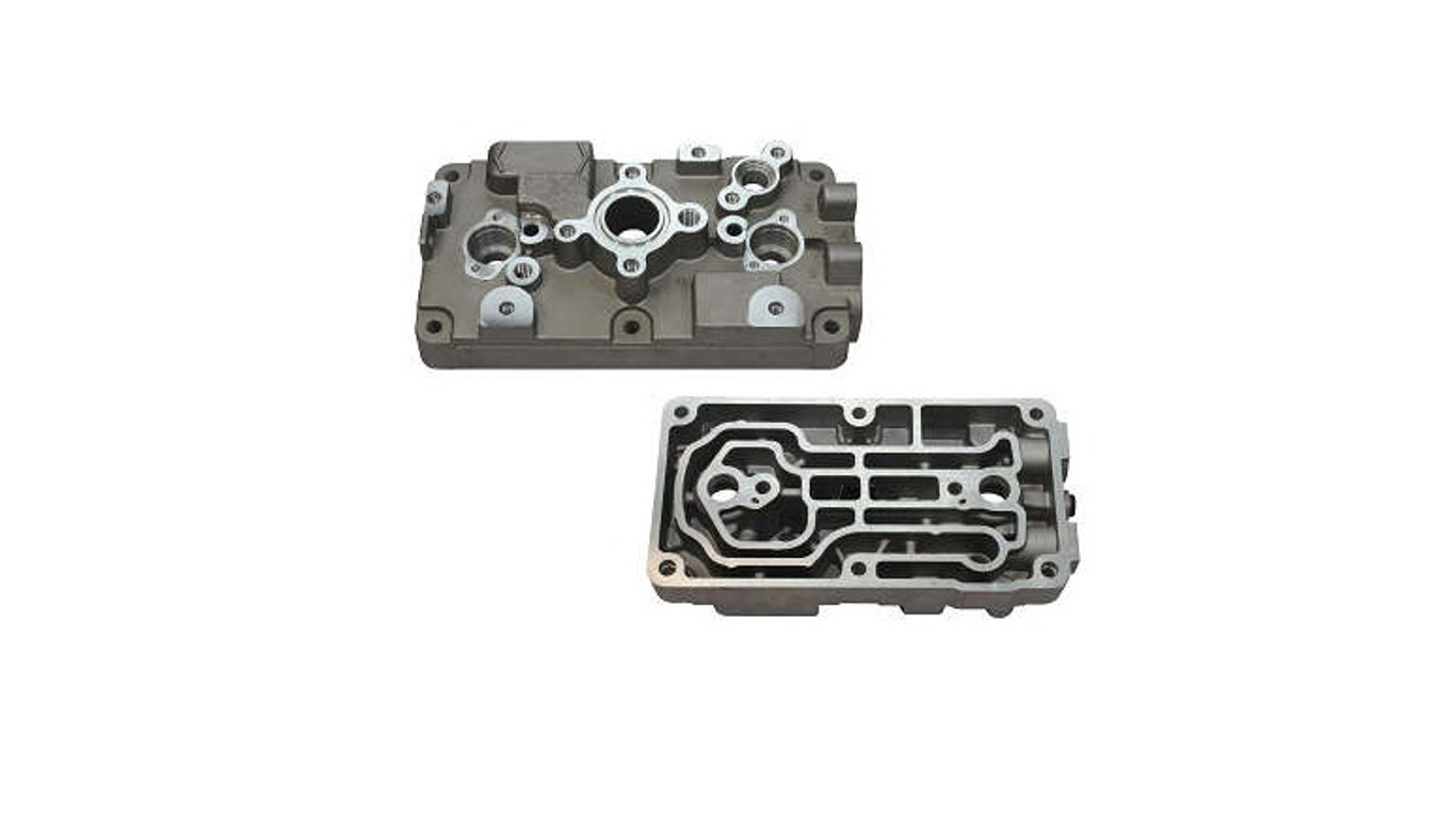 SOBRE TAMPA DO CUBO TRACAO PARA SCANIA CROMADA DECORADA PRETA (459844)