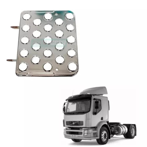 PISANTE PARALAMA ESTRIBO VOLVO VM 210 CROMADO - SERVE DIREITO OU ESQUERDO  (2049