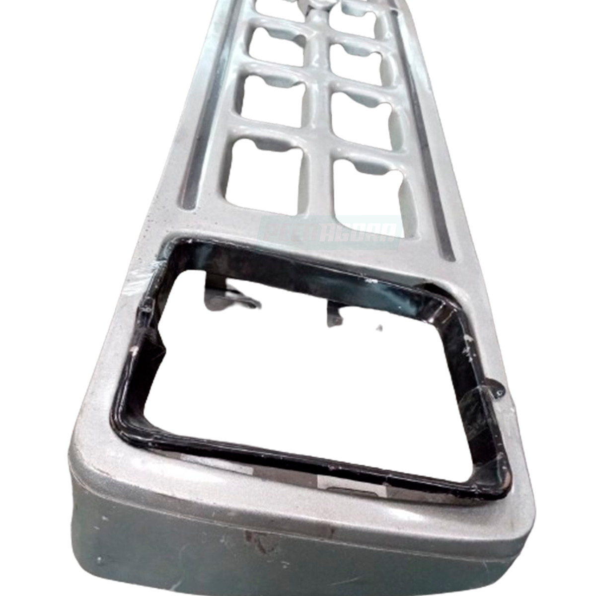 GRADE DIANTEIRA FERRO COM AVARIA FORD F1000 F4000 85 A 92 FAROL QUADRADO PRATA (