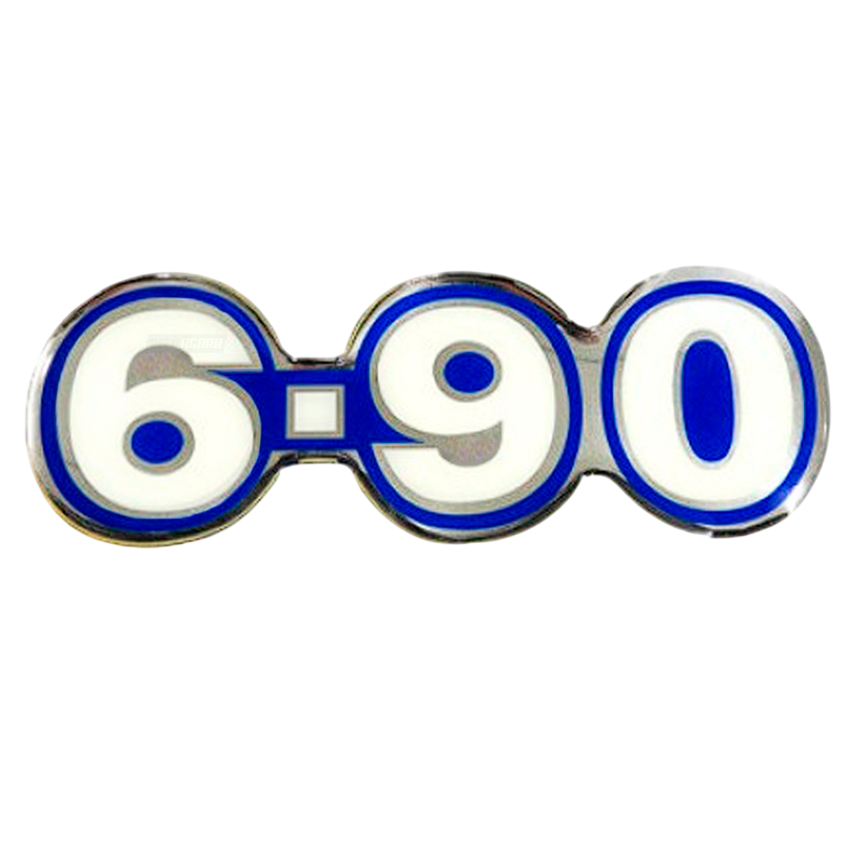 EMBLEMA FRONTAL RESINADO 6-90 COLANTE AZUL VW 690 20 X 6,7 CM (T06853751-PTO1939