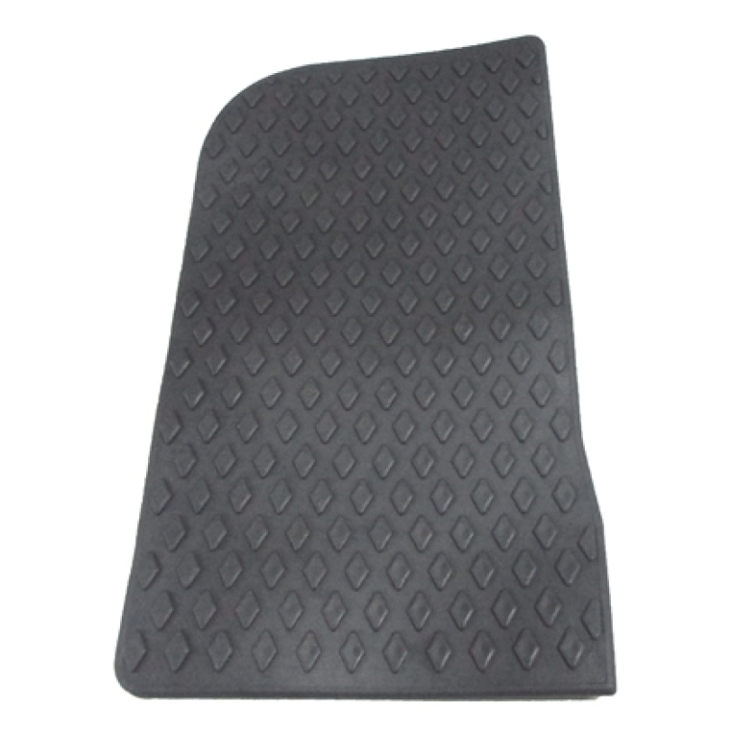 TAPETE ESTRIBO CINZA CLARO LD DIREITO VW 790S 7110S 7100 8140 8100 L80 13190 151