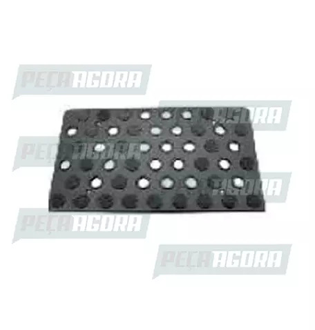 REVESTIMENTO ESTRIBO MERCEDES BENZ 1618/1620 BICUDO DIREITO  PLASTICO (384686712