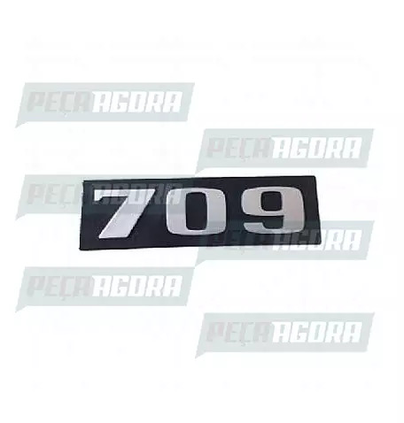 EMBLEMA PLASTICO PRETO RELEVO PRATA''709'' (101173)