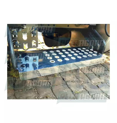 ACABAMENTO ESTRIBO BATERIA PARA SCANIA NOVA GERACAO JETTA (459774)
