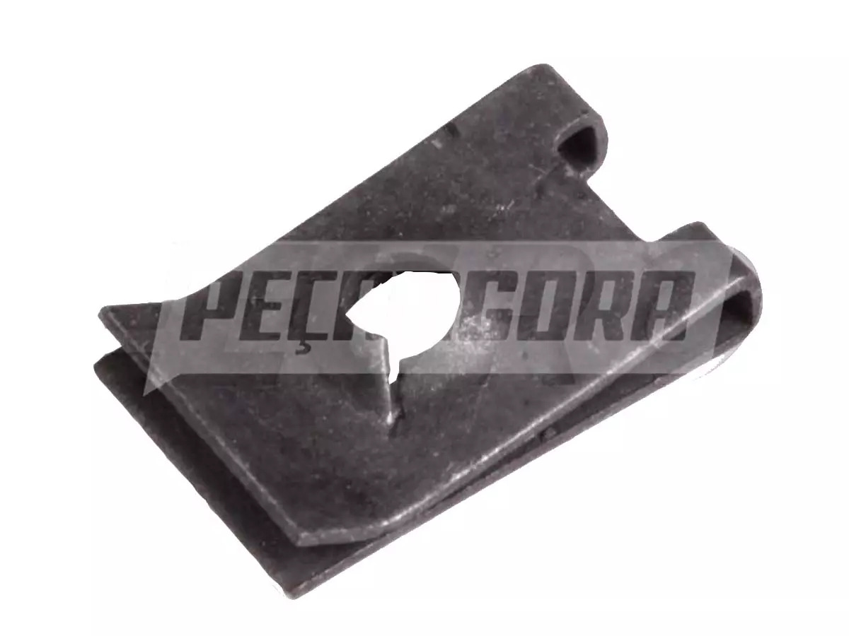 CAIXA COM 30 PORCAS CLIPS PRESSAO PARA VOLVO FURO 4MM COMPRIMENTO 16MM LARGURA 1