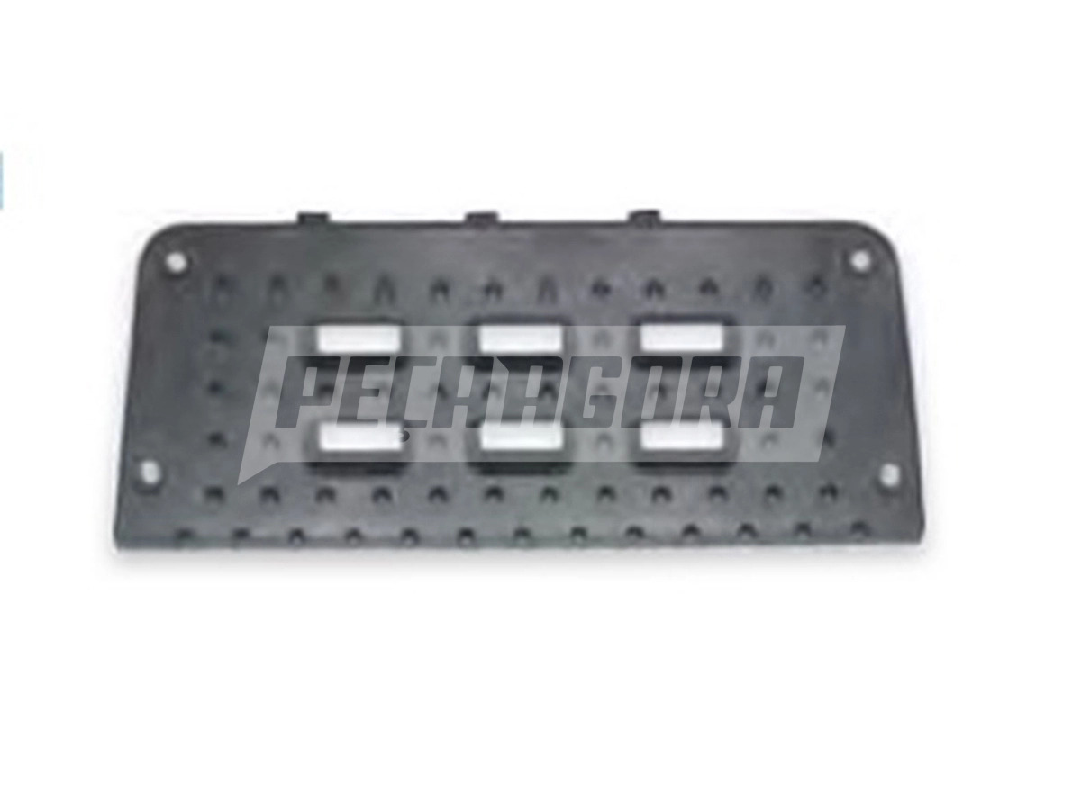 TAPETE ESTRIBO CINZA LD DIREITO CENTRAL VW 19.320 25.320 19.370E 25.370E 26.260 